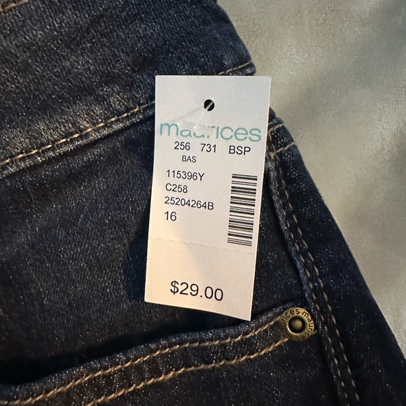 NWT Maurices 5” Inseam mid rise shorts size 16 - Picture 2 of 4